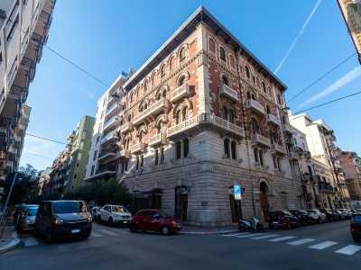 ...il secondo il progetto del palazzo Ingami-Scalvini situato tra via Cairoli e via Putignani